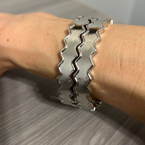 Pair of Vintage Metal Hinge Bangle Bracelets, Silver - Picture 1 of 6